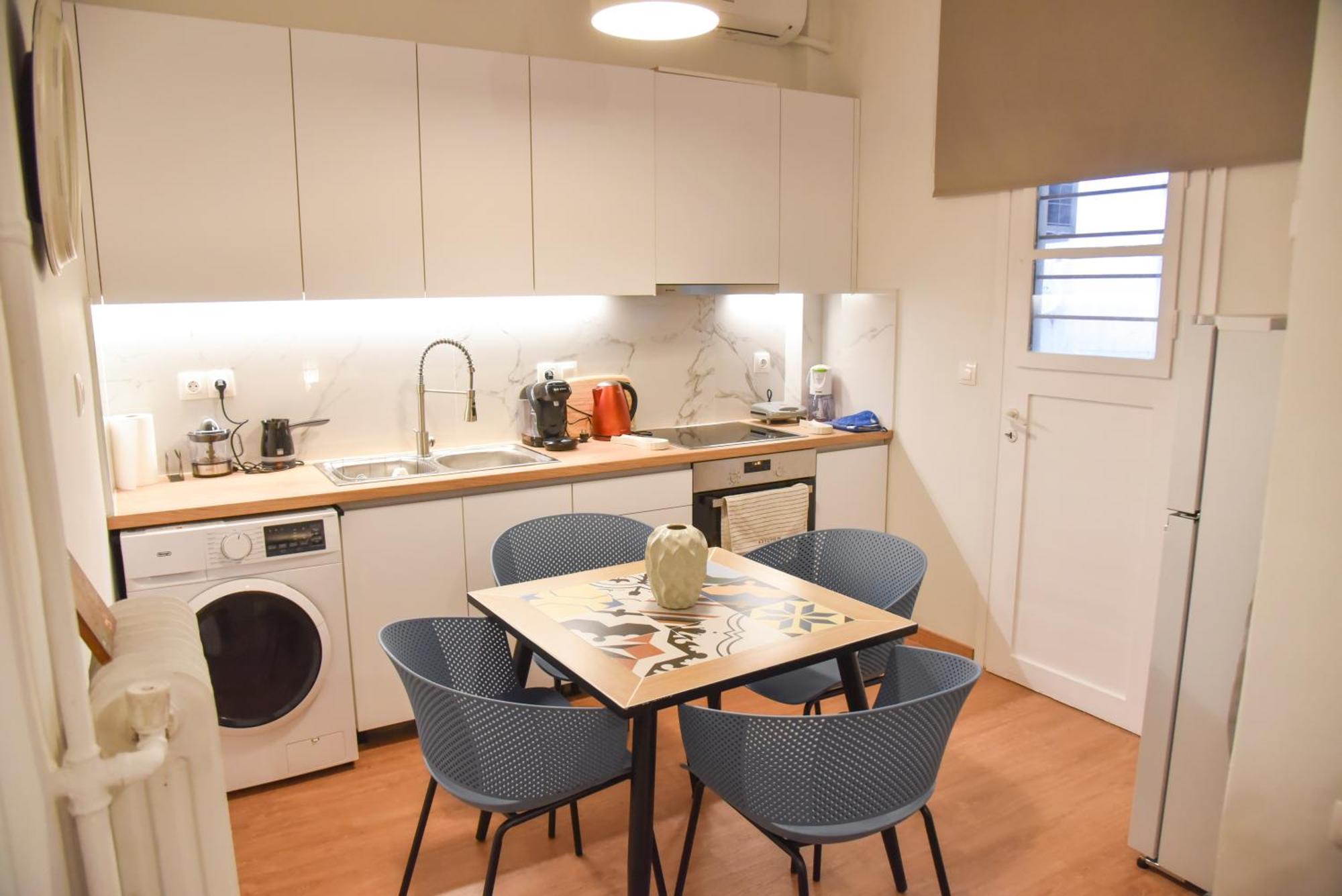 Ηλιόλουστο Apartment Атина Екстериор снимка